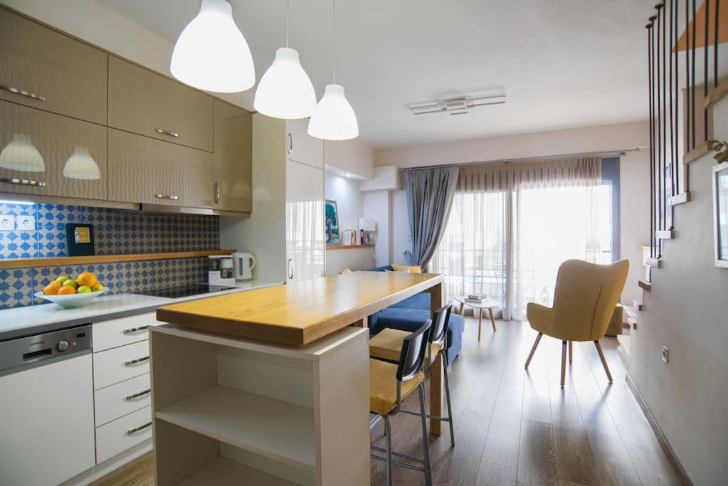 Kuchyň nebo kuchyňský kout v ubytování Modern, Stylish Maisonette