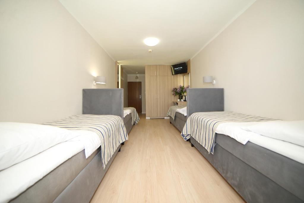 Ośrodek Wypoczynkowy Pod Dębem - Chambre Quadruple Avec Vue Sur Montagne