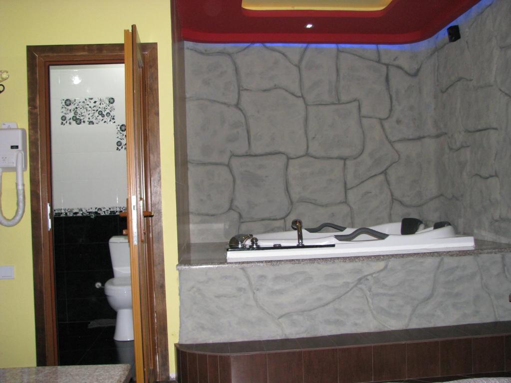 Koupelna v ubytování Princ Plaza Hotel