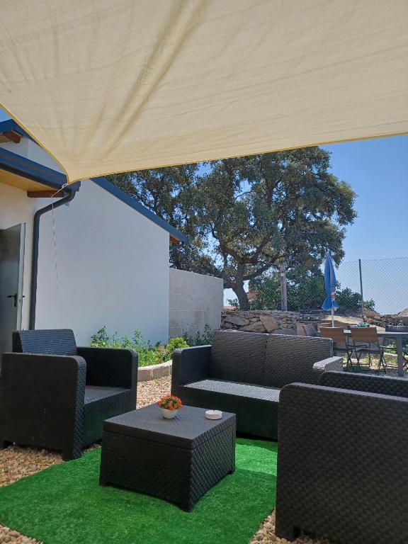 Posedenie v ubytovaní Bungalow Sierra San Vicente