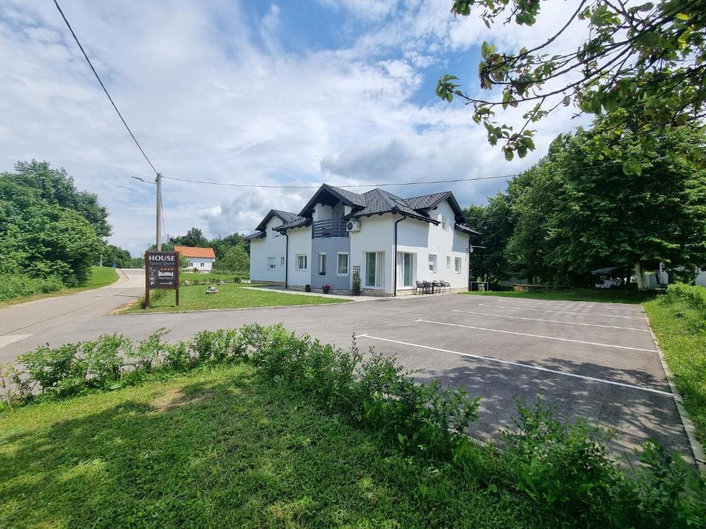 House Forest Queen - 15