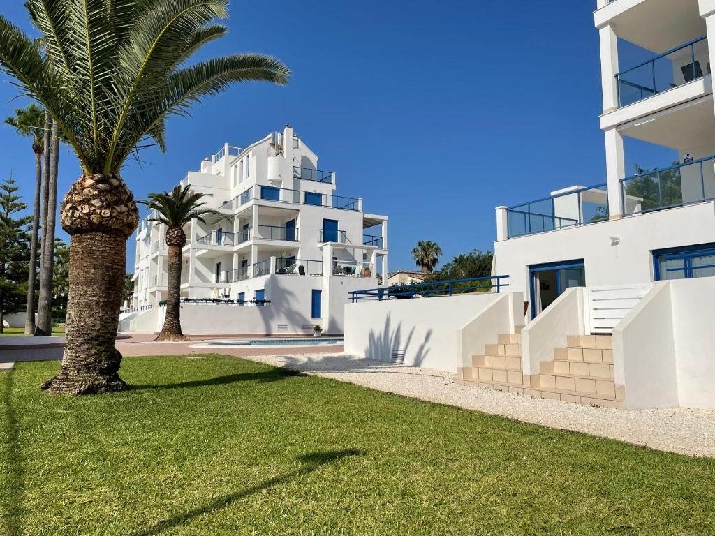apartamento 4 personas, amplias terrazas y 2OO mt de la playa ...