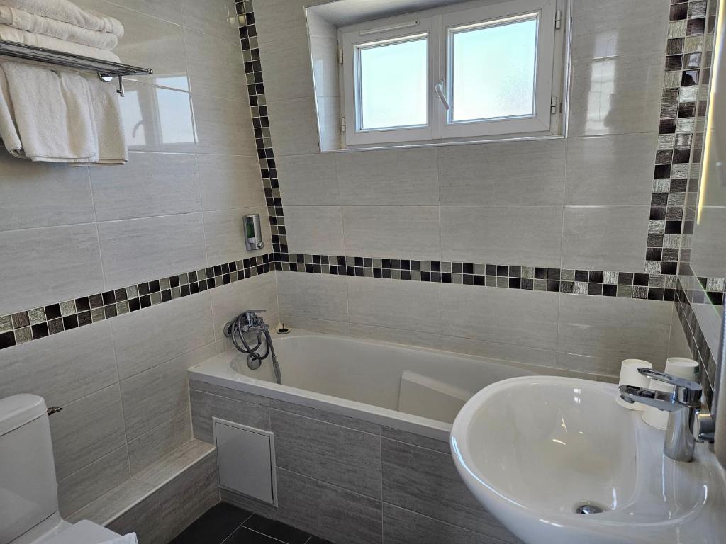 Hôtel Bellevue et du Chariot d'Or - Resim 24