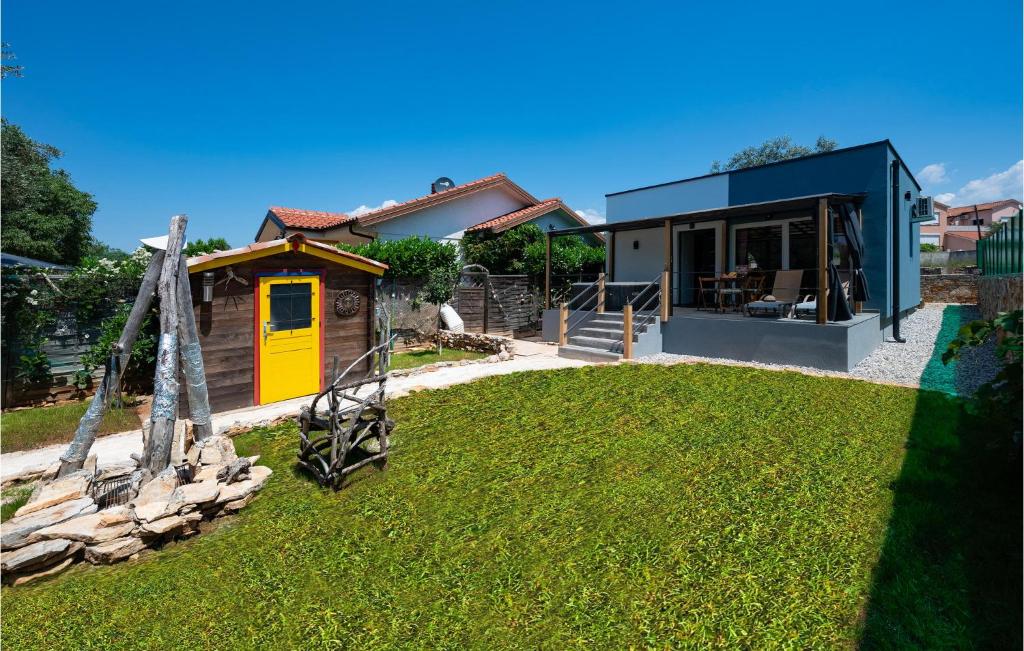 Κήπος έξω από το 1 Bedroom Nice Home In Peroj