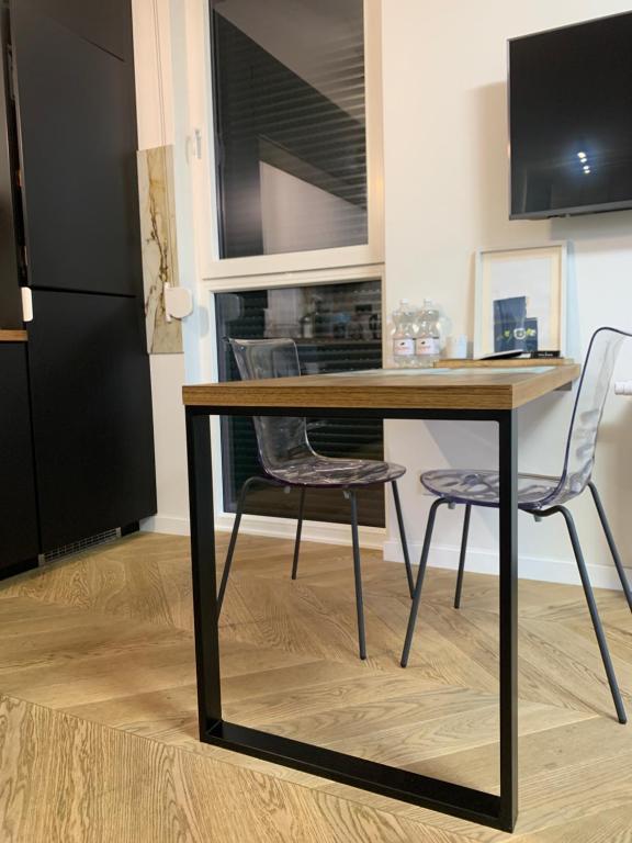 Kuchyňa alebo kuchynka v ubytovaní Garden Apartment Self Check-in - Bezkluczowy Dostęp w 10 minut o każdej porze