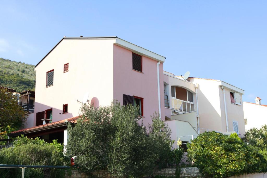Budova, kde se apartmán nachází