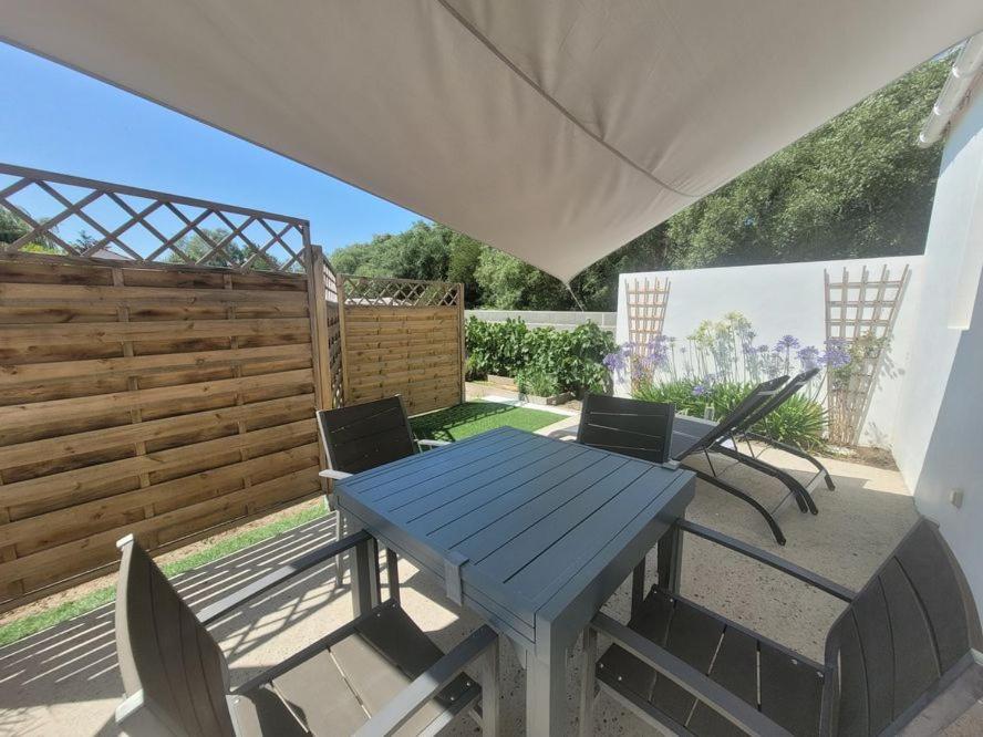 Balkón alebo terasa v ubytovaní JOLIE MAISON CHEMIN DES VIGNES