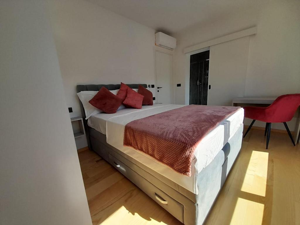 Postel nebo postele na pokoji v ubytování Villa Azra & Tony