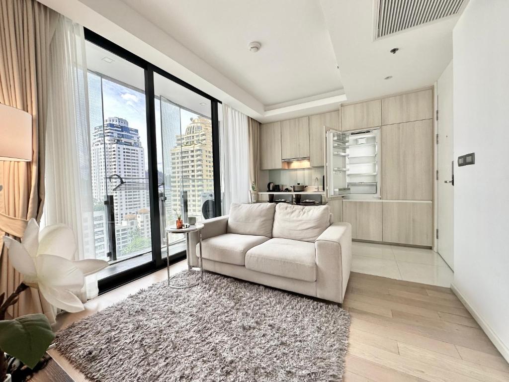 Posezení v ubytování Sukhumvit 11#Luxury#Pool#Gym#BTS Nana&MRT Sukhumvit#1BR#Max2ppl