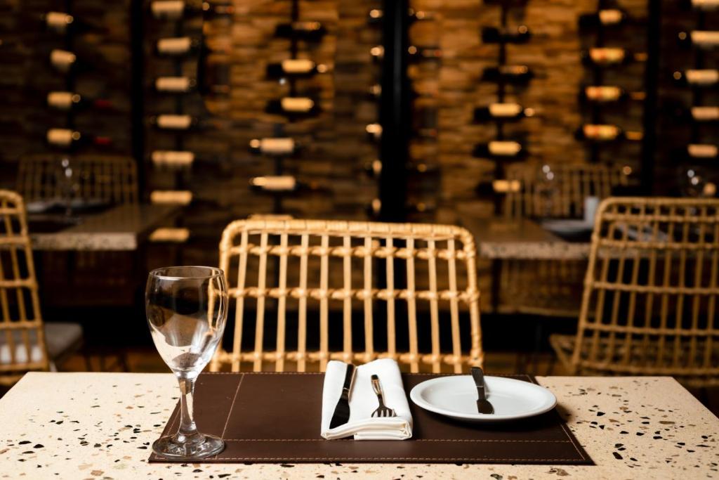 Restaurace v ubytování La Reserva Virgin Lodge