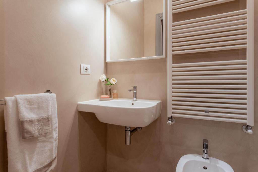 Il Cortile di Elisa & our flats - 16