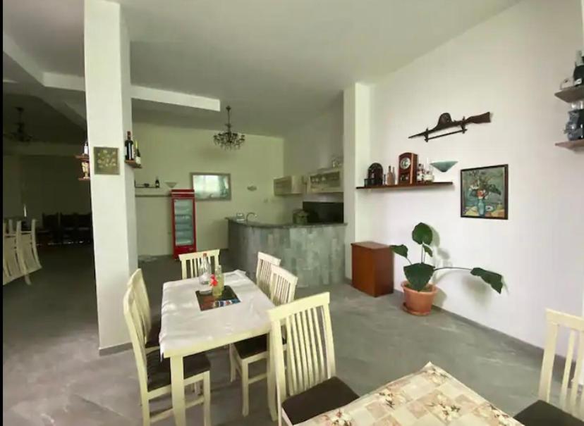 Qerana's rooms: Corner of nature - Image 4