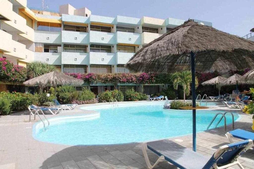 Apartamento con piscina climatizada y vista al mar, San ...
