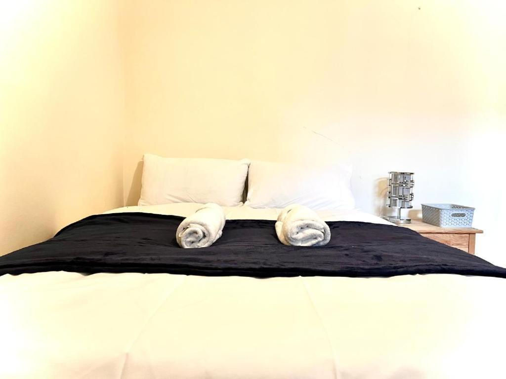 Luxuries Holiday 1 Bedroom Apartment, London (updated prices 2024)