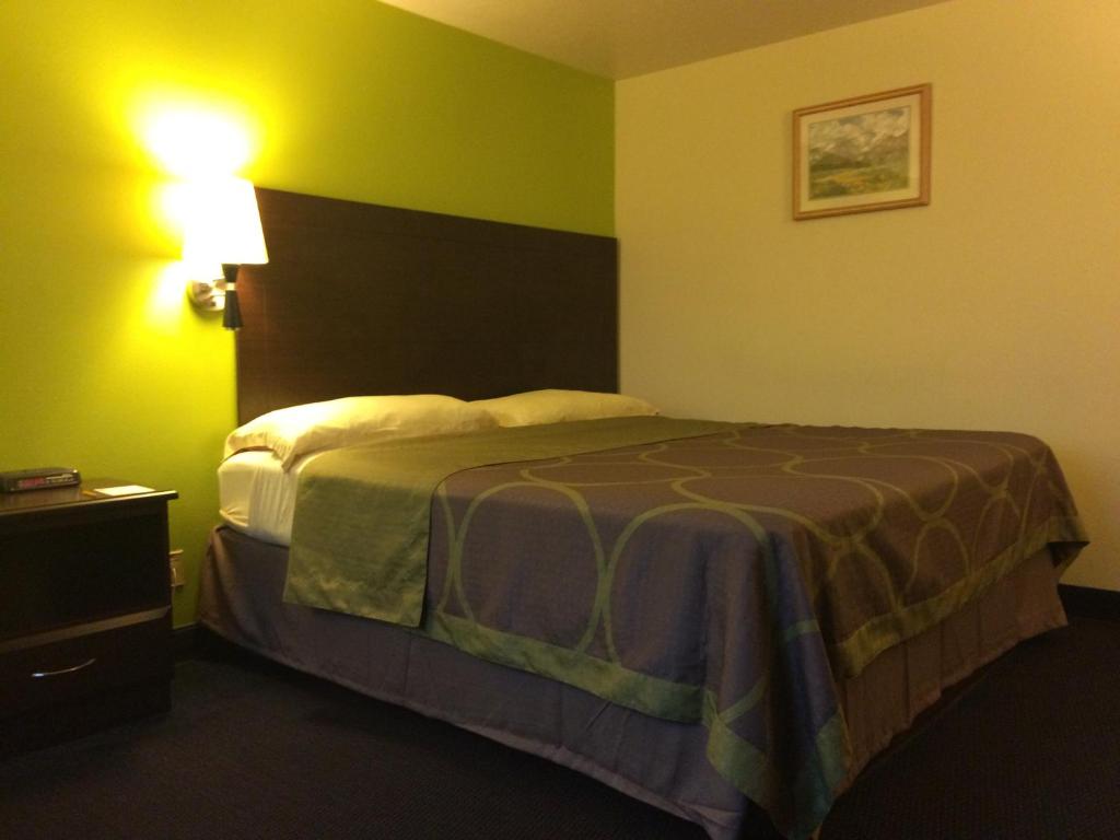 Super 8 by Wyndham Ogden - Queen Room - Niet -roken