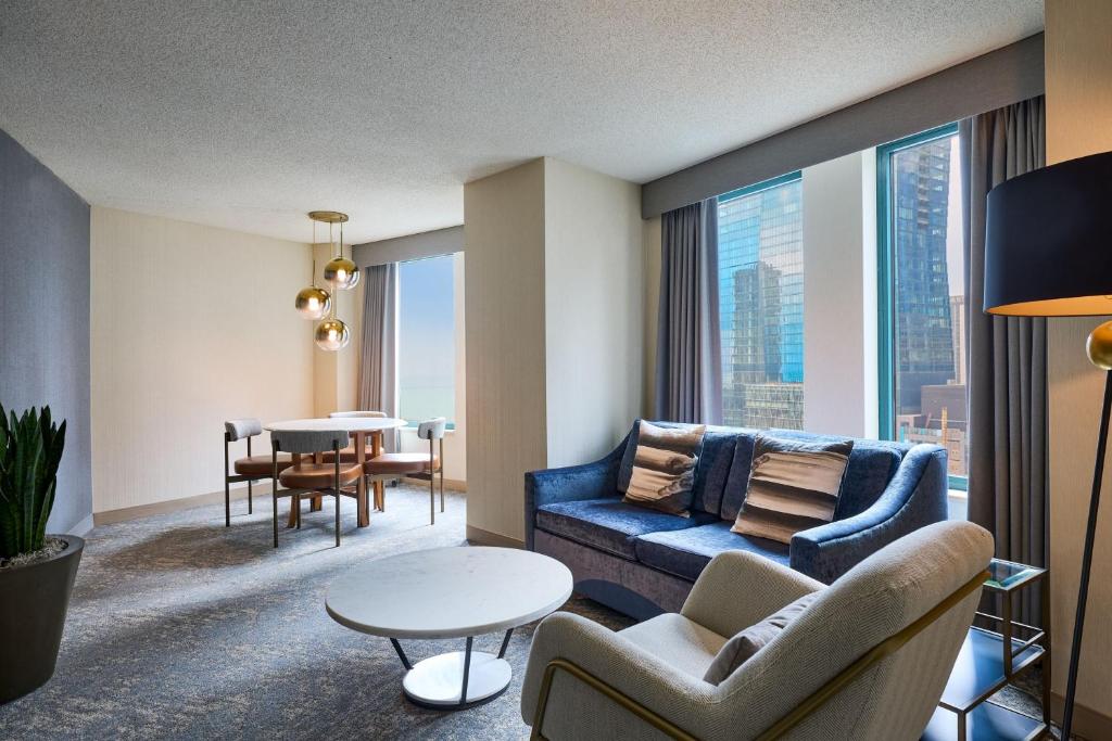 Sheraton Grand Chicago Riverwalk - 