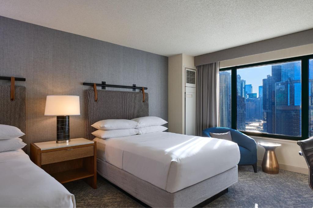 Sheraton Grand Chicago Riverwalk - Club Double Room With City View - High Floor