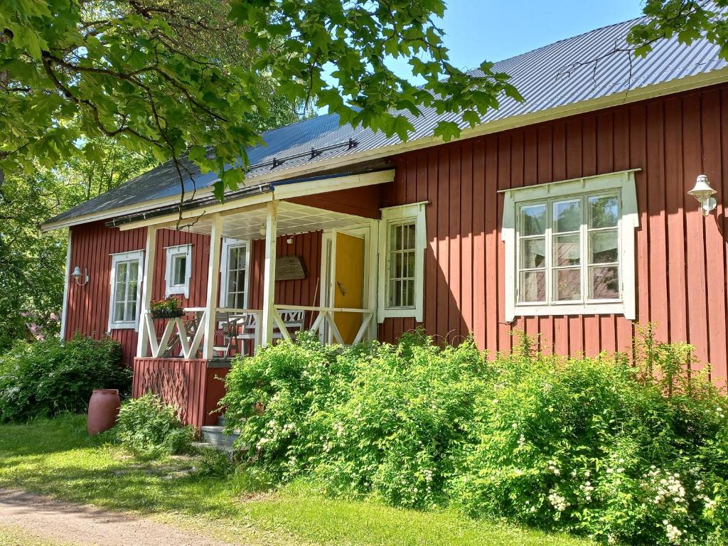 Hoone, kus puhkemaja asub