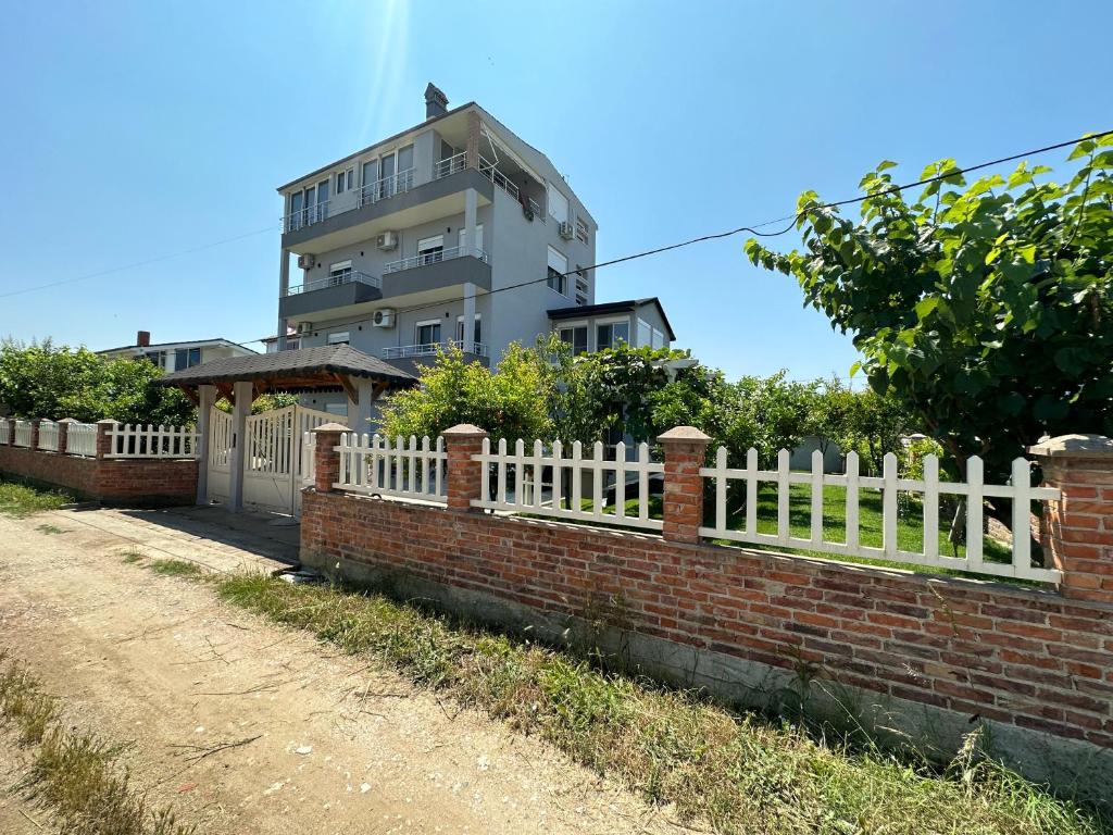 Lalzi Rental apartments - Imazhi 1