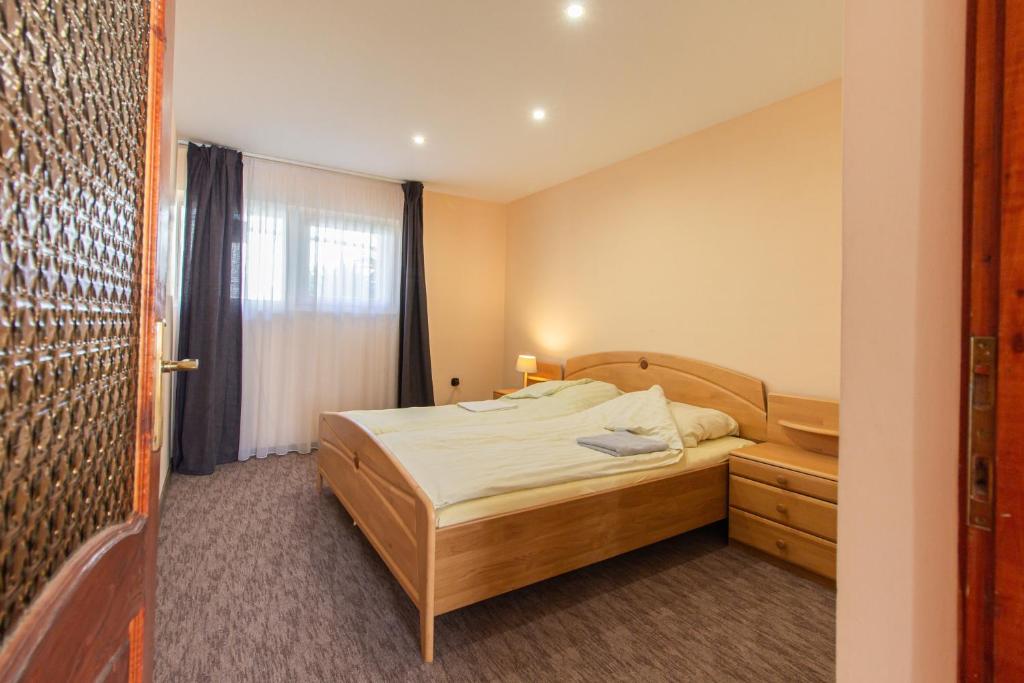 Déli Terasz B Apartman Free parking, self-check-in anytime - Appartement De Deux Chambres