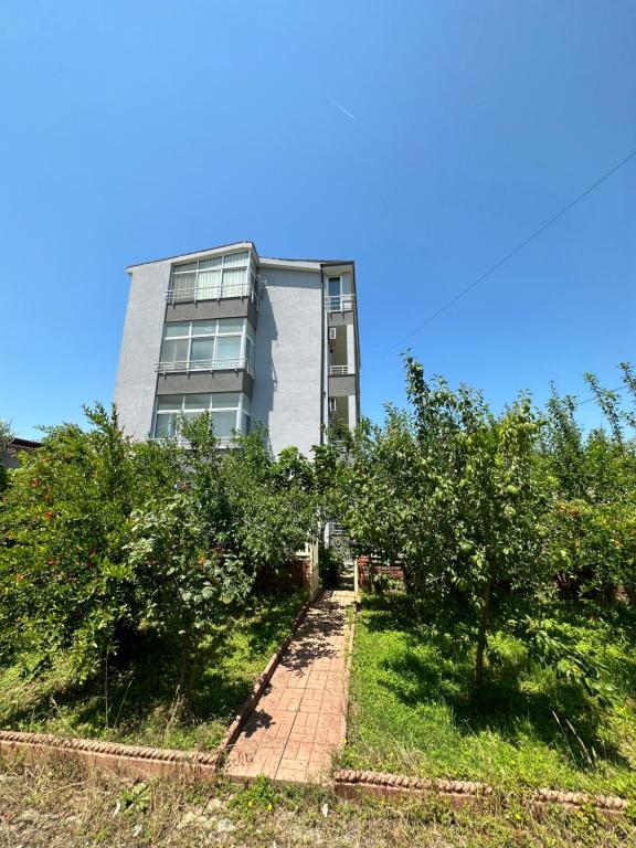 Lalzi Rental apartments - Imazhi 6