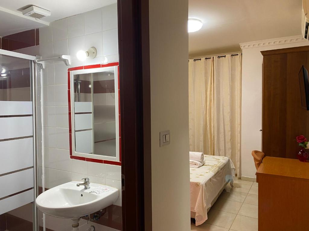 Aquarium Termini - Double Room With Private Bathroom