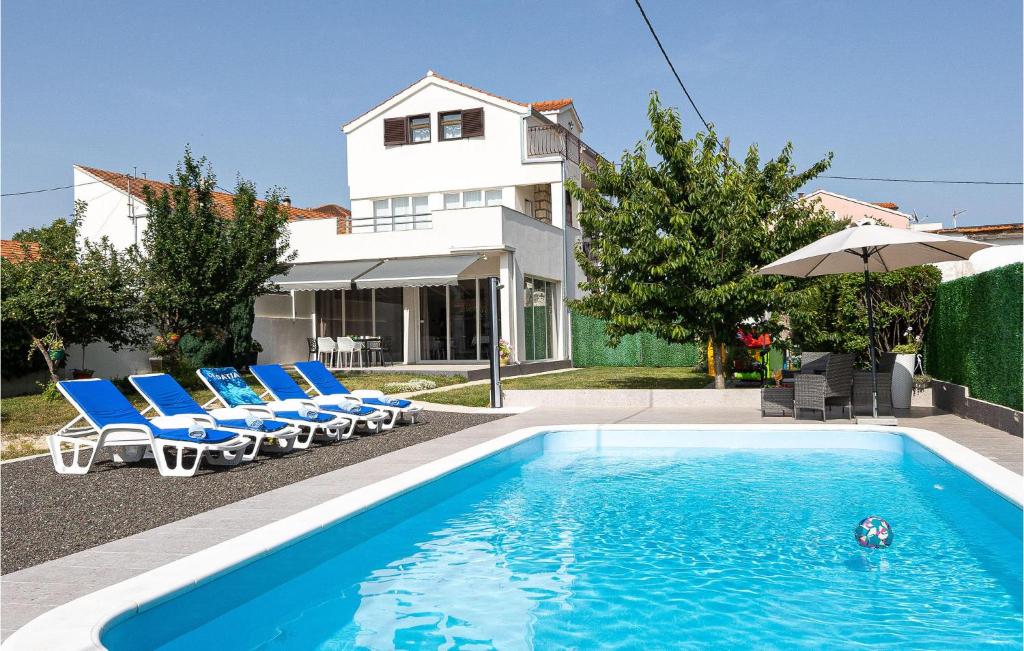 Cozy Home In Dugopolje