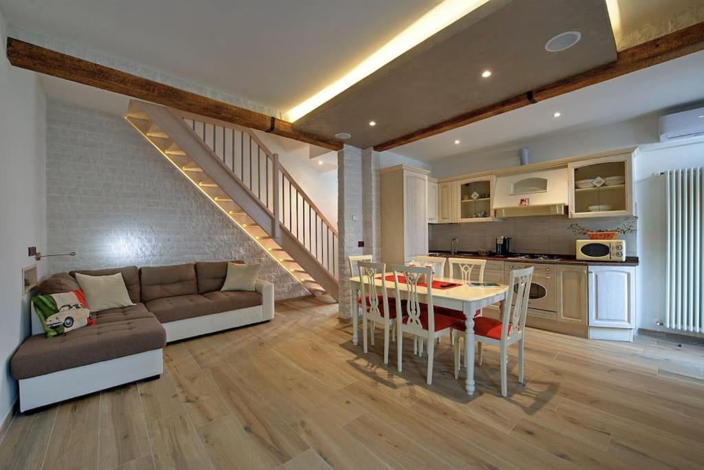 Kuchyň nebo kuchyňský kout v ubytování Vicolo Mincio Home