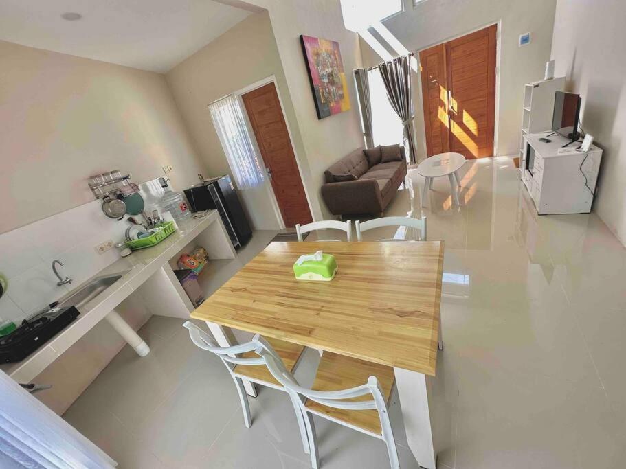 Kuchyň nebo kuchyňský kout v ubytování Batujai House
