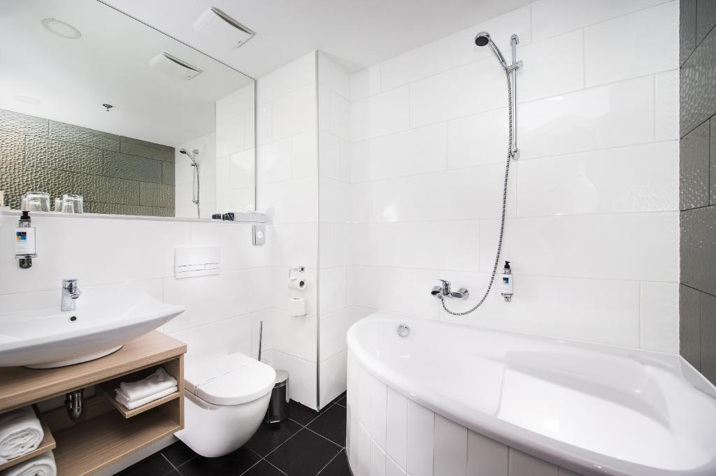 Koupelna v ubytování Bo33 Hotel Family & Suites