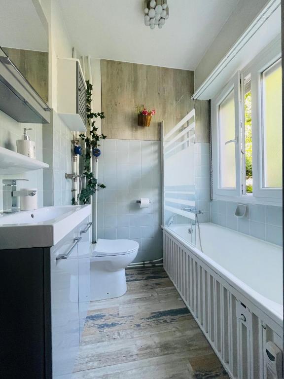 Modern Studio - WiFi, Parking, Near Basel & Airport - Portable AC, dishwasher, washing machine – photo 3