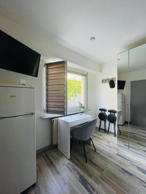 Modern Studio - WiFi, Parking, Near Basel & Airport - Portable AC, dishwasher, washing machine – photo 13