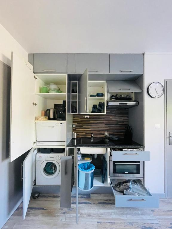 Modern Studio - WiFi, Parking, Near Basel & Airport - Portable AC, dishwasher, washing machine – photo 9