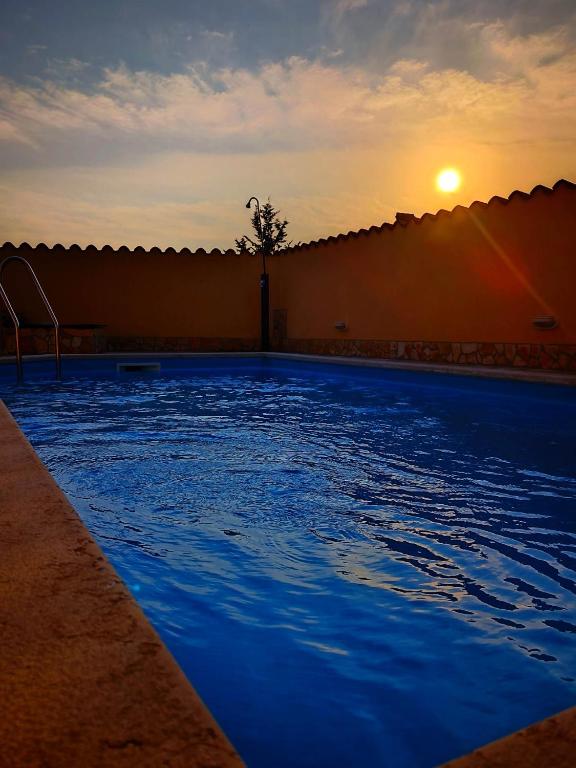 Basen w obiekcie Holiday Home "Mala kuća " with heated pool lub w pobliżu