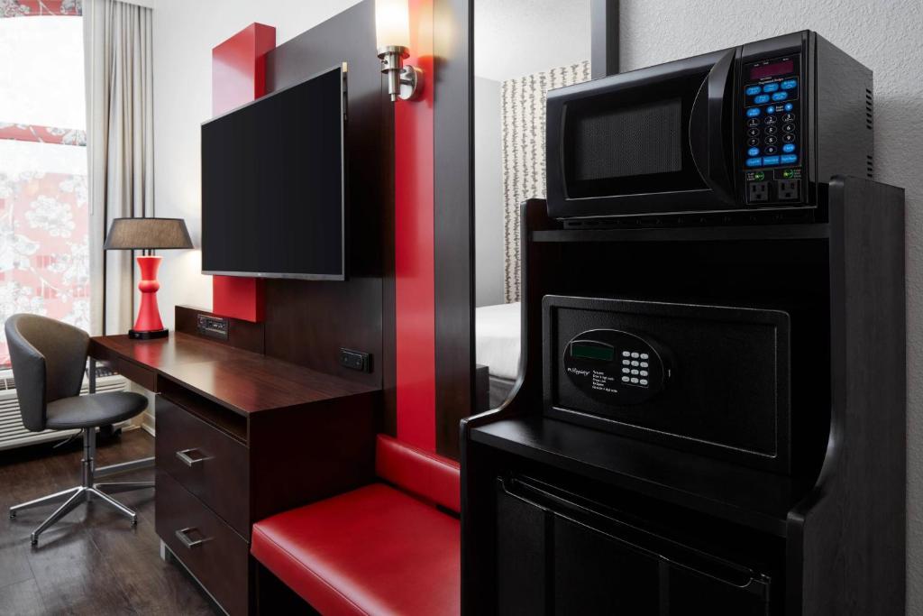 Fairfield Inn & Suites by Marriott Washington Downtown photo