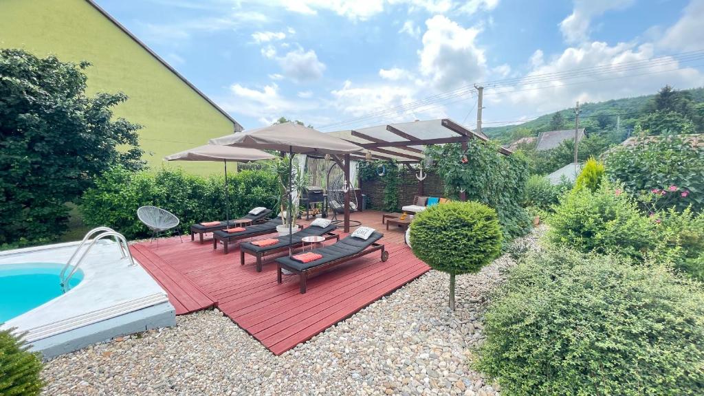 Zdjęcie z galerii obiektu SunsetT+T residence w mieście Hernádzsurdok
