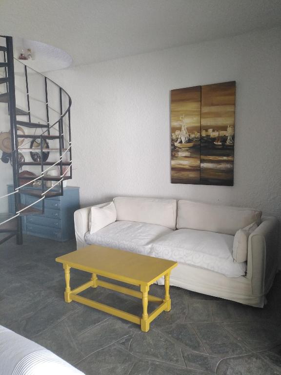 Χώρος καθιστικού στο Rebekka's Guest House Elani