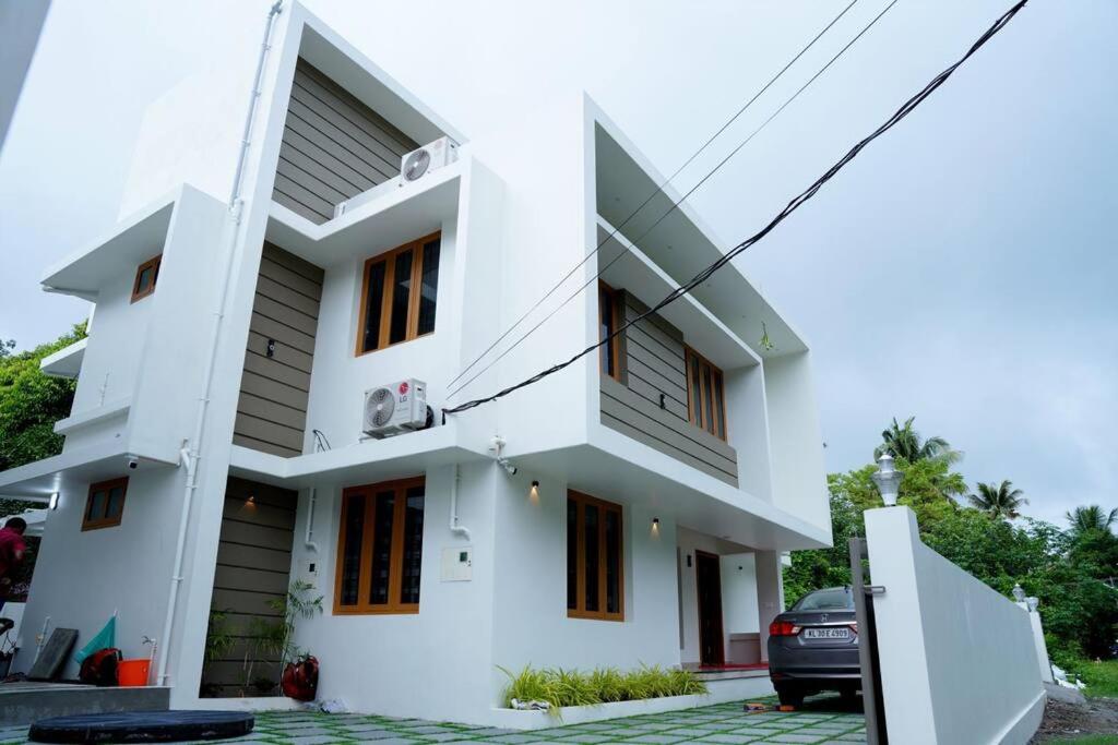 Crystal Villa Suite1, Ernakulam (updated prices 2024)