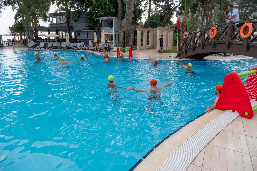 Bazén v ubytování FORE RESORT & SPA nebo v jeho okolí