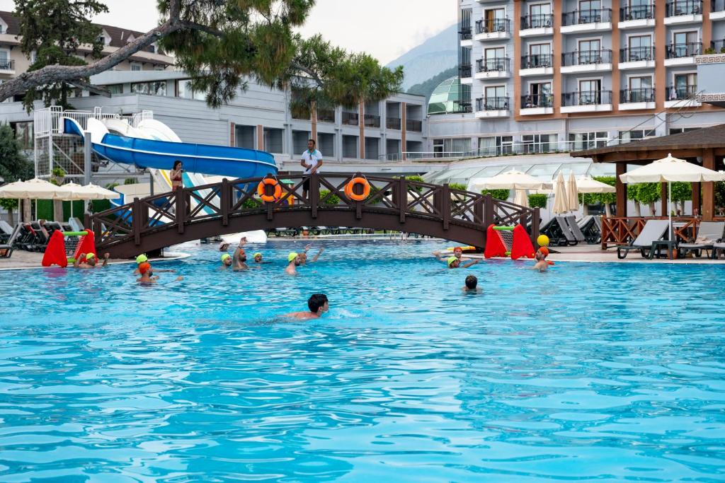 Bazén v ubytování FORE RESORT & SPA nebo v jeho okolí