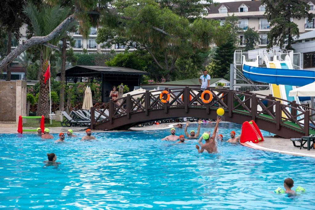 Bazén v ubytování FORE RESORT & SPA nebo v jeho okolí