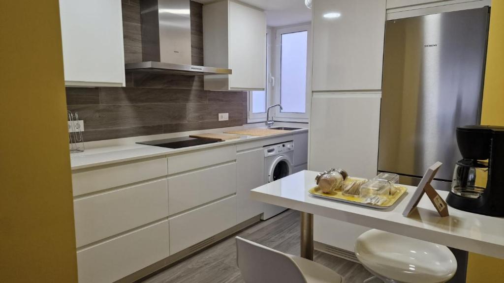 Soleado a un Paseo de la Catedral - 13