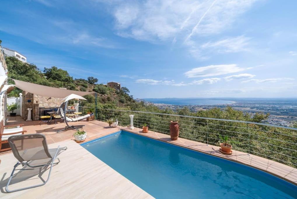 Villa Menorca 2, Mas Fumats - WeHostYou, Selva de Mar ...