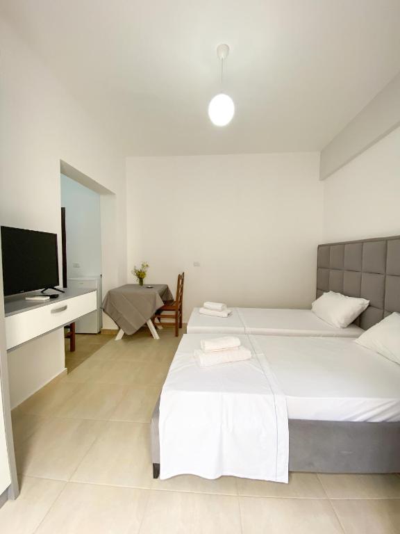 Family Apartments Himara - Image 2