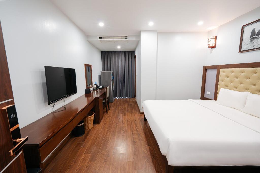 Topone Halong Hotel - Superior King Room