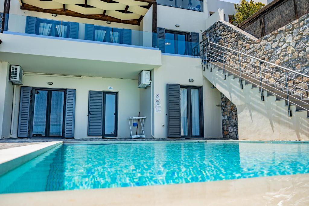 Bazén v ubytovaní Elounda Sunrise Villa alebo v jeho blízkosti