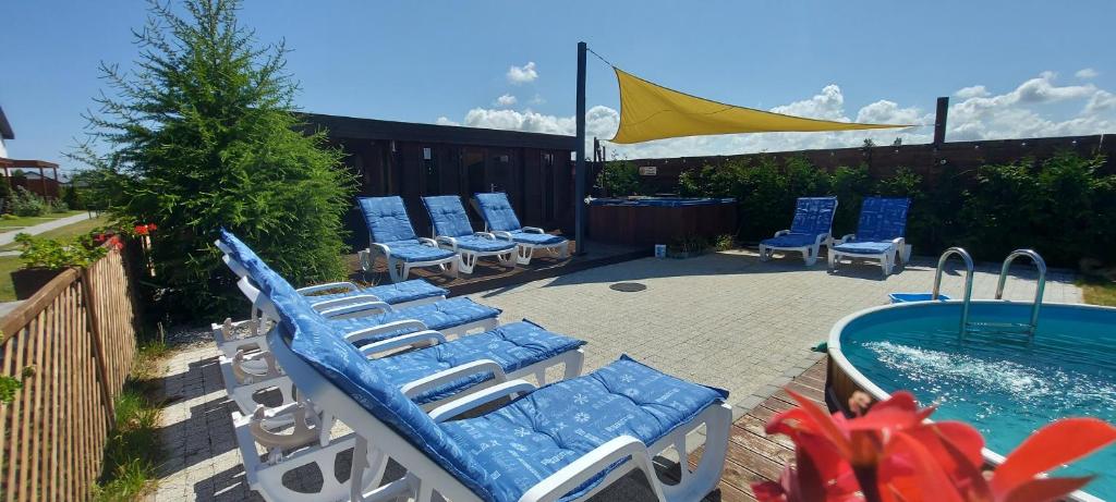 Bazén v ubytování Corden Village nebo v jeho okolí