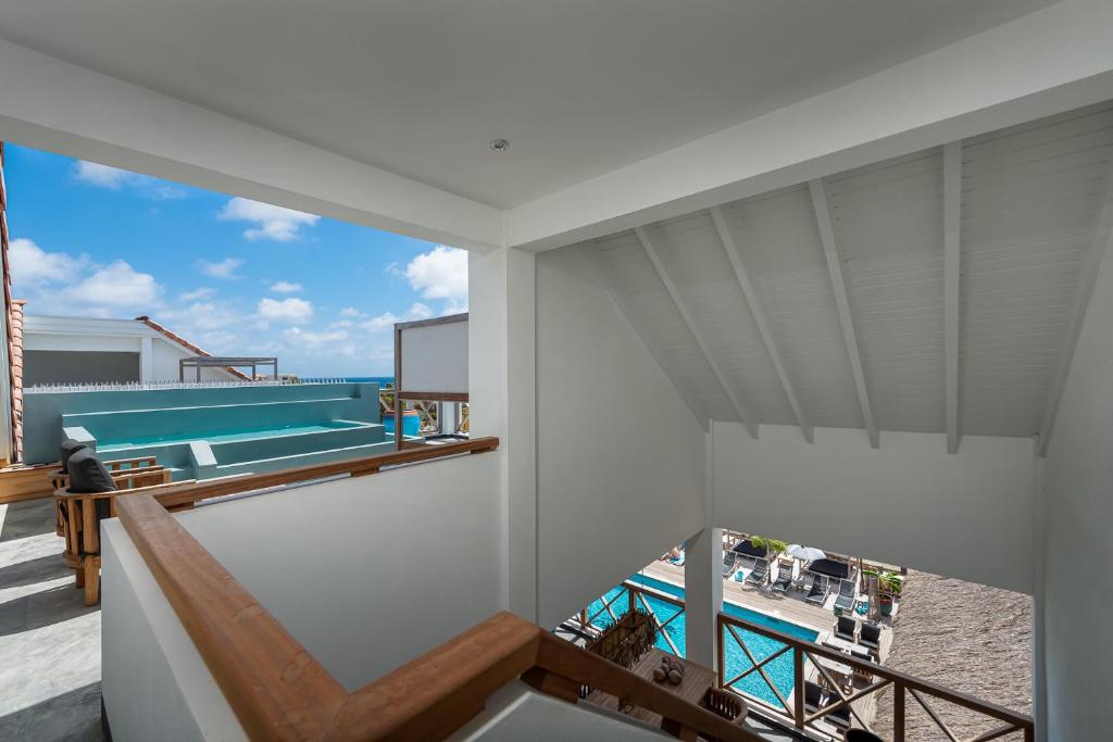 Bazén v ubytování Bloozz resort Bonaire nebo v jeho okolí