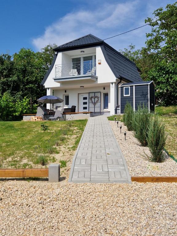 Várta-Lak Panoráma Présház Vendégház 8056 Bakonycsernye, hrsz. 2671 kép - 1
