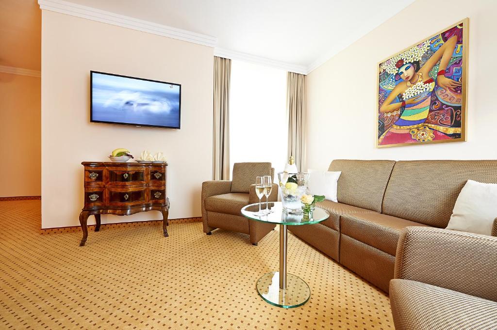 Posezení v ubytování Hotel Admiral am Kurpark